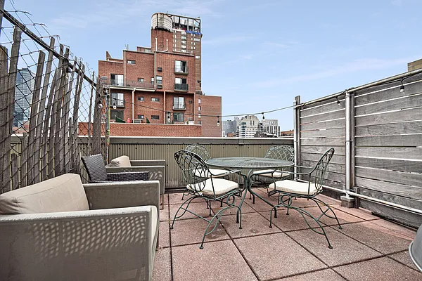 Rented by Compass | media 9