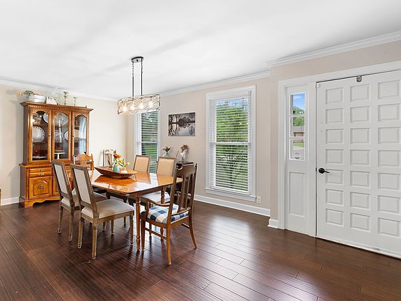 4th image of 105 Paxton Ct