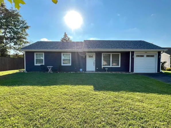 309 Lakeside Dr, Bolingbrook, IL 60440