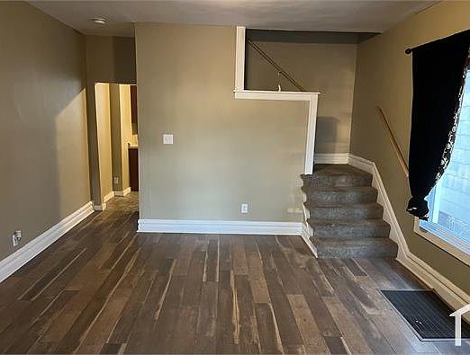3rd image of 1077 Saint Clair Ave #1077