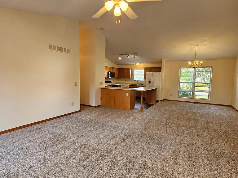 4476 Edgarton Dr — Photo 5