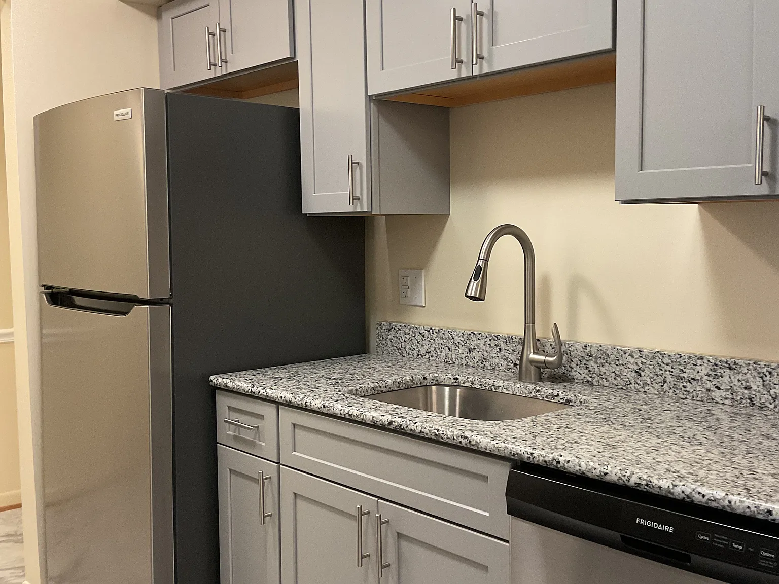 2 bed, 1170 sqft, $1,695 — Photo 3