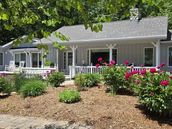12981 N Forest Beach Shrs, Northport, MI 49670