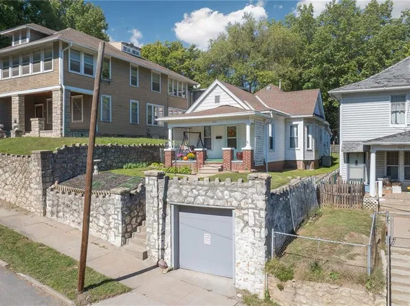 703 McDonald St, Saint Joseph, MO 64505