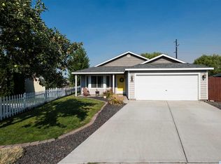 4712 John Deere Ln, Pasco, WA