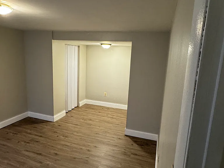 1051 Desoto Rd — Photo 18