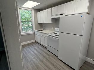 98 Hanover St APT 10, Pemberton, NJ 08068