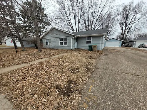 822 Dwight St Photo 1