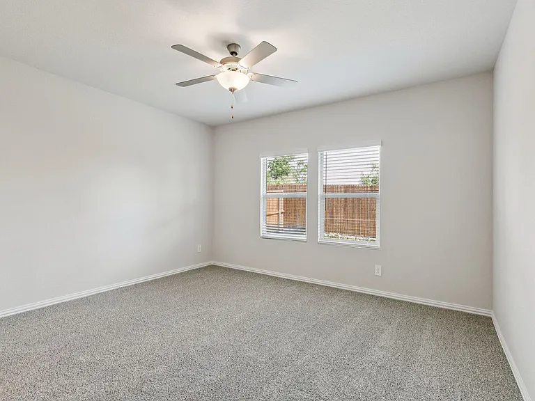 606 Travine Dr — Photo 17