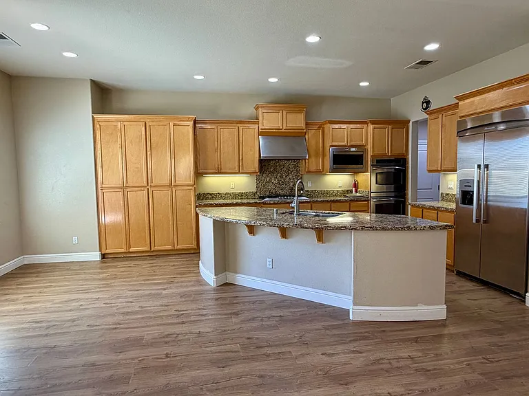 3035 Hastings Way — Photo 6