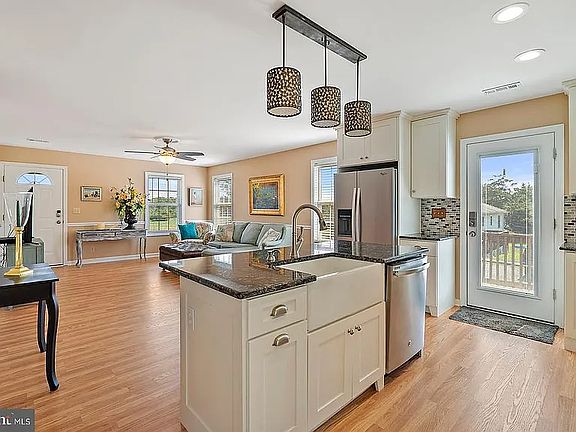 4th image of 8110 Mangum Ct