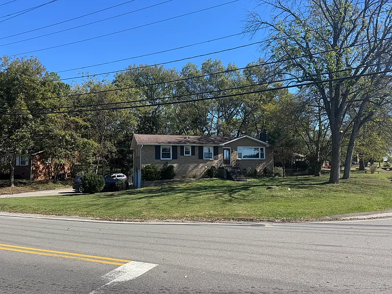 7000 Bonnafair Dr — Photo 24