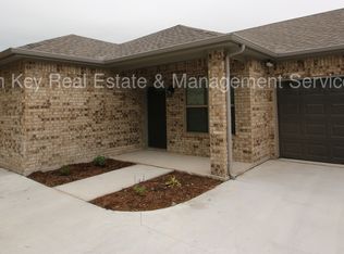 225 Stewart Bend Ct, Azle, TX 76020