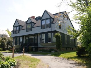 73 Rhode Island Ave, Newport, RI 02840