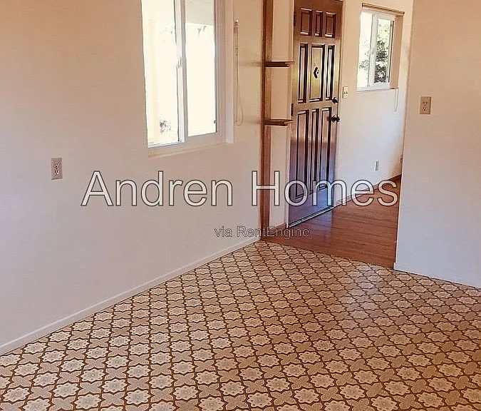 501 Spruce St — Photo 10