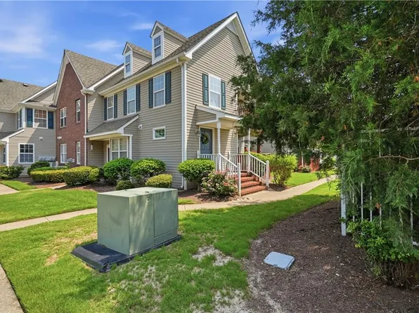 1214 Loose Strife Pl, Chesapeake, VA 23320