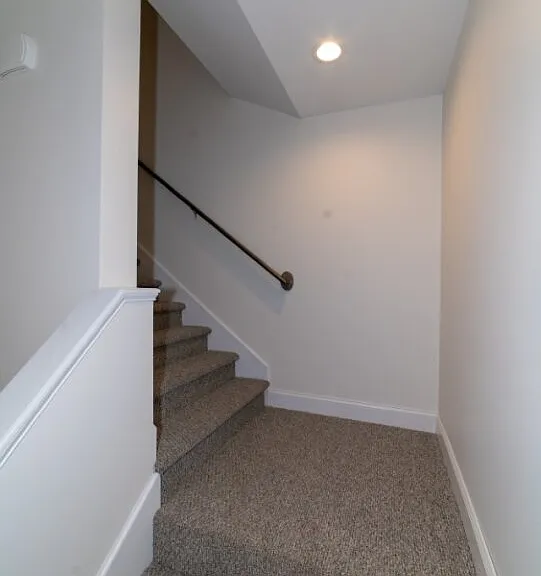 Midway Townhome — Photo 14