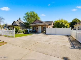 111 N 8th St, Yakima, WA 98901