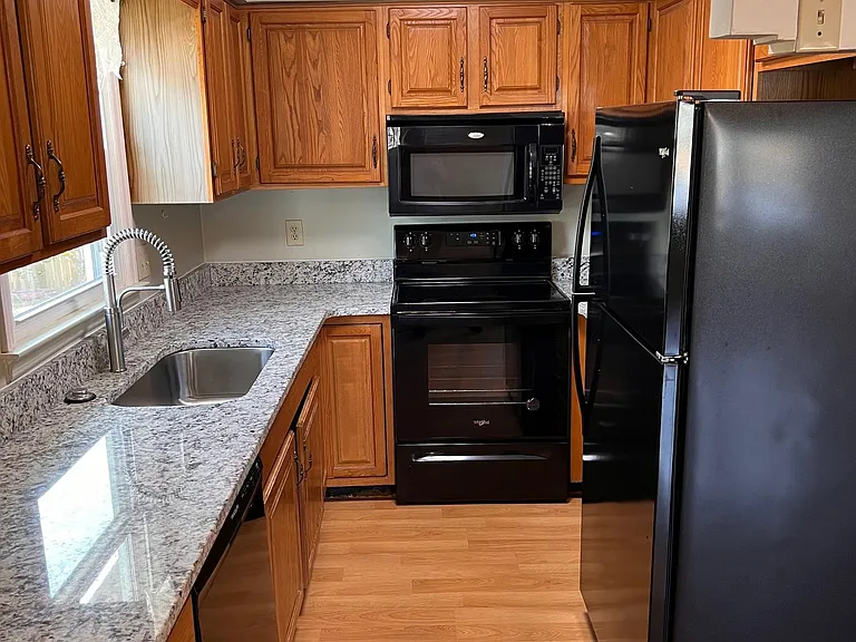 4331 Princeton Dr — Photo 3
