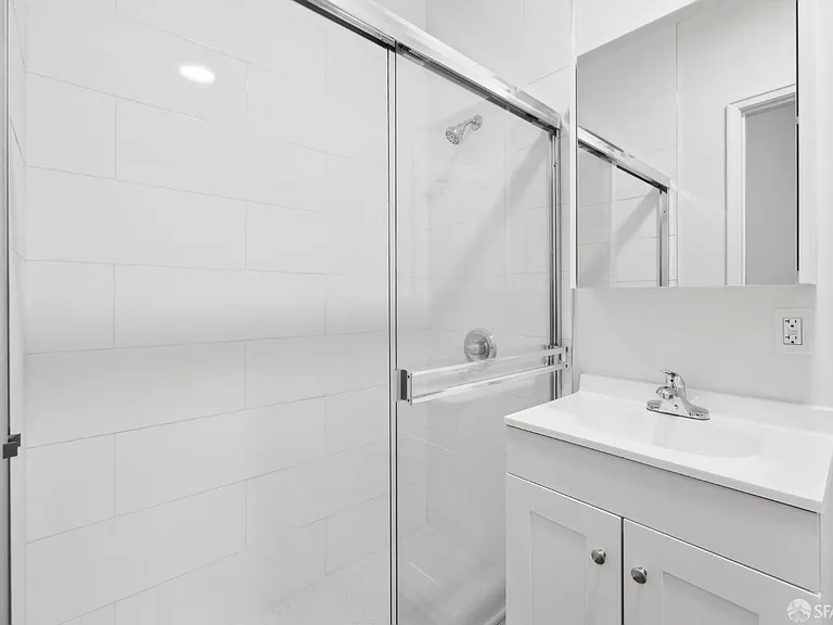 1816 Union St — Photo 10