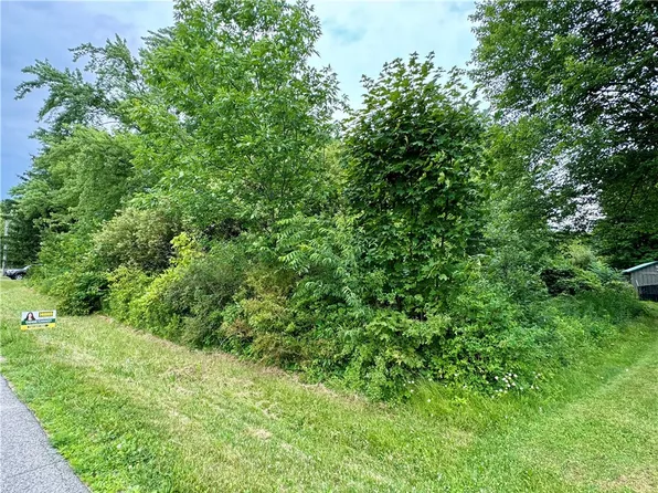 LOT 8 Spiker Ln, New Castle, PA 16105