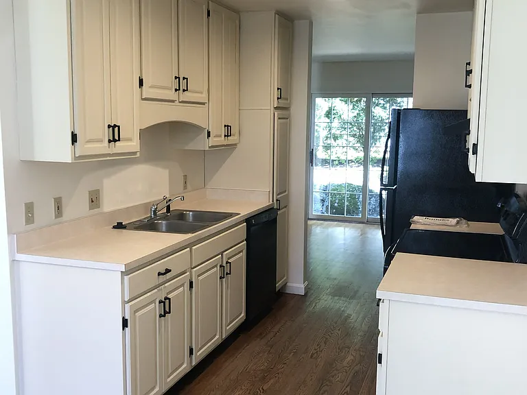 115 Park St — Photo 2