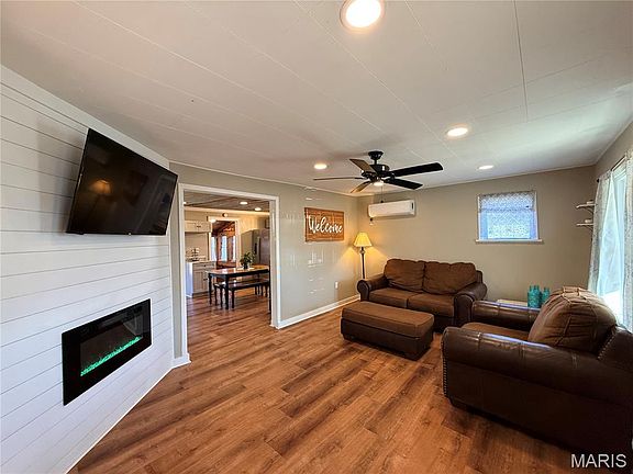 2nd image of 153 W Reed Ave