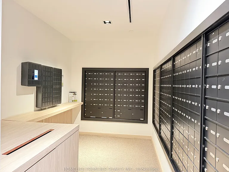 395 Bloor St E #1812 — Photo 4