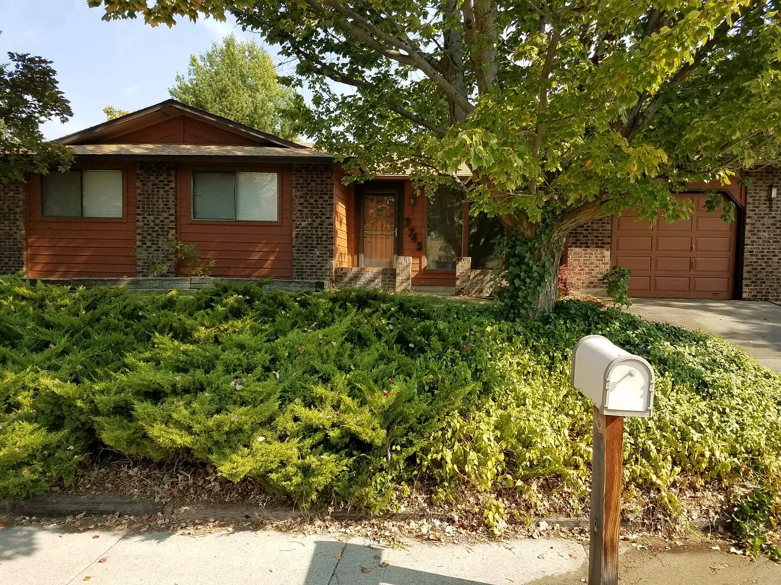 3 bed, 1900 sqft, $2,650 — Photo 2