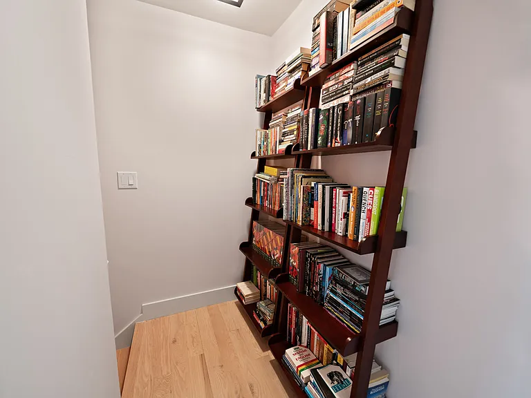 12 W Hayes St #5H — Photo 23