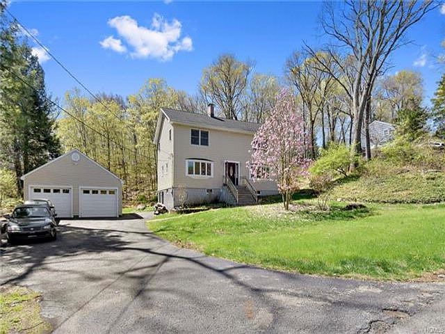 1st image of 10 Galloway Ln