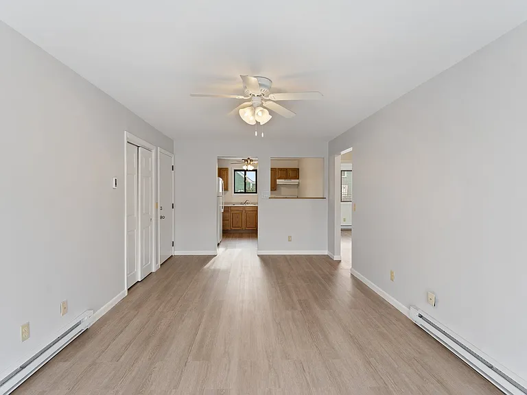 1398 Lonsdale Ave — Photo 3