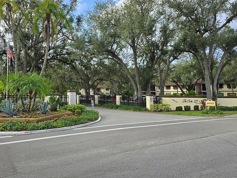 19505 Quesada Ave #U201 — Photo 32