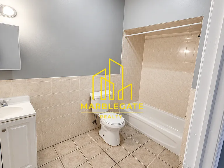 136 S 7th St #33R — Photo 8