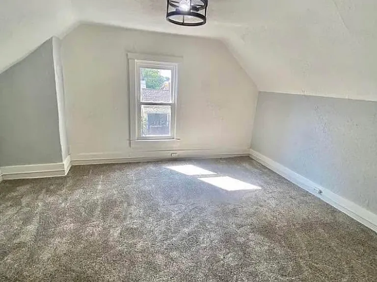 203 S 3rd Ave — Photo 10