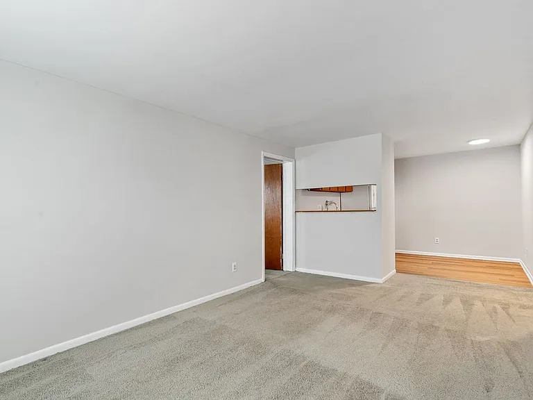4991 Arbor Village Dr — Photo 8