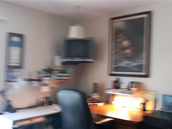 2nd image of 6 Heatherwood Ln #0