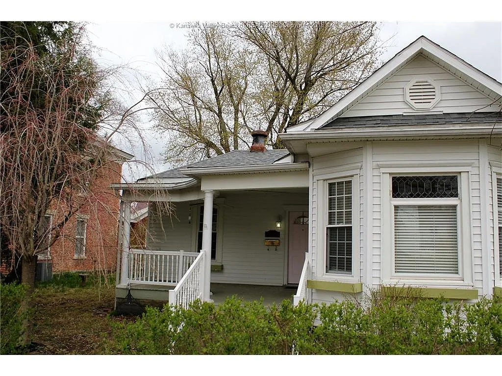 102 Henrietta St photo 1