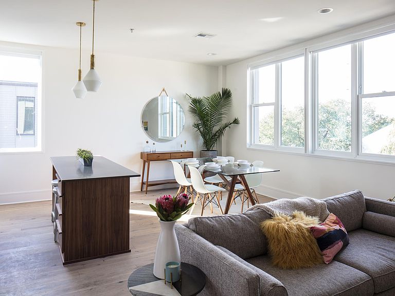 The Julian on Magazine St. Apartment Rentals New Orleans