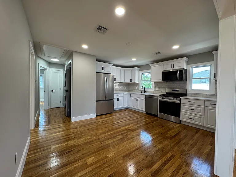 203 Westervelt Pl #2 — Photo 9