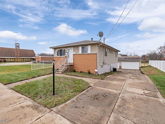 2nd image of 2634 Cory Ave