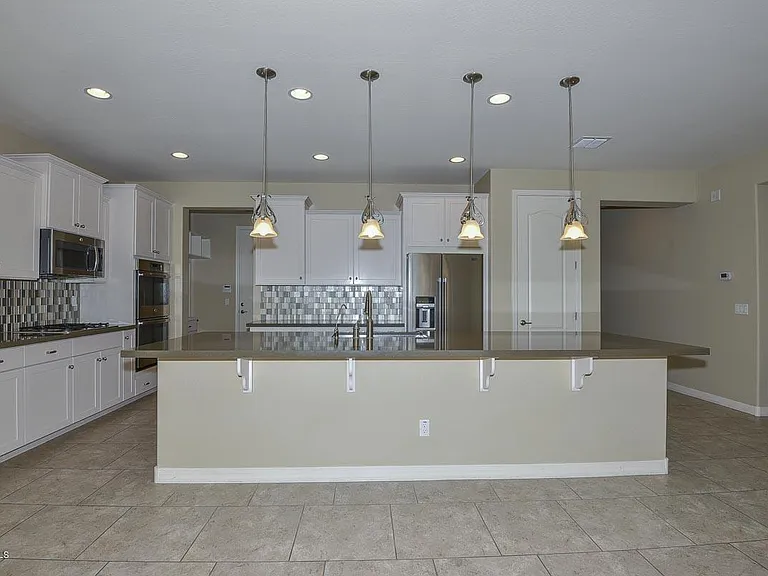 21922 N 100th Ave — Photo 16