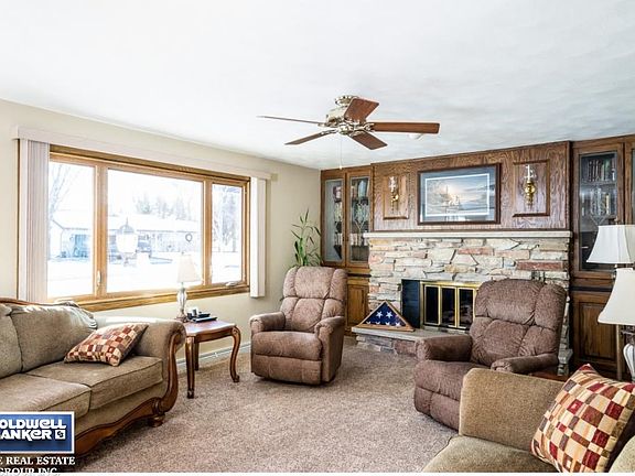 Front Living Room w/Fireplace