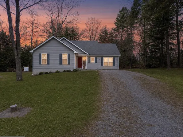 61 Derby Pl, Charles Town, WV 25414