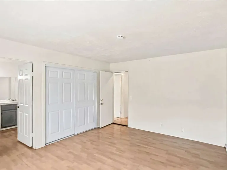 335 Spode Way — Photo 7