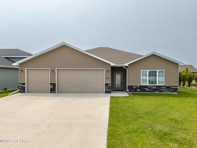 3047 43rd Ave S, Grand Forks, ND, 58201