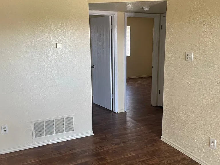 1800 S Espina St — Photo 6