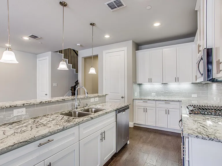 6329 Fortuna Ln — Photo 2