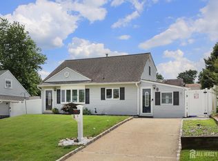 26 Birch Ter, Parlin, NJ 08859