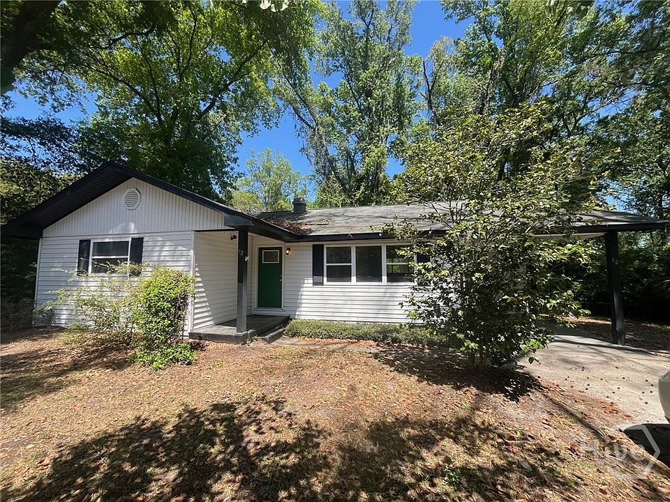 1st image of 32 Pine Dr
